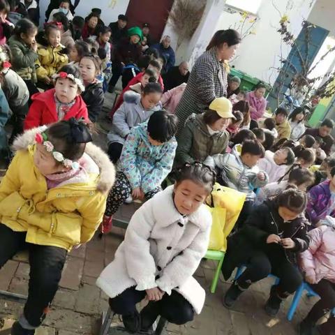 鼓励先进，鼓舞斗志——前王小学幼儿园期中考试表彰大会