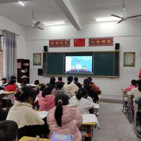 龚坊中学未成年保护宣传四：预防手机沉迷