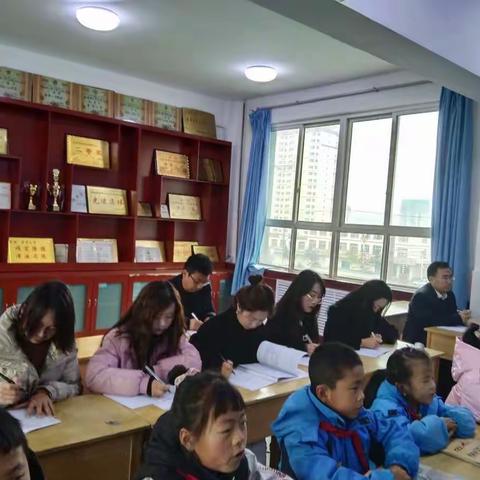 展课堂风采 促新秀成长      希望小学英语组新教师汇报课