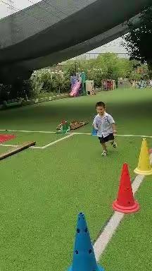 小天鹅珠江荣景幼儿园——幼二班《体能测试》
