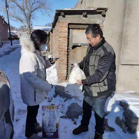 社区关爱特殊群体——“疫”路护航