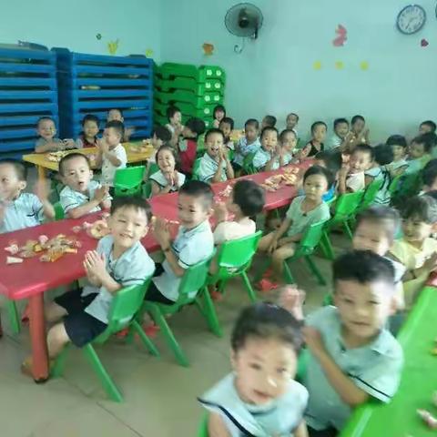 忘不了童年的欢笑，忘不了儿时的趣闻，那里承载着记忆，又有着美好的回忆！六一儿童节快乐，愿你每天开心快乐