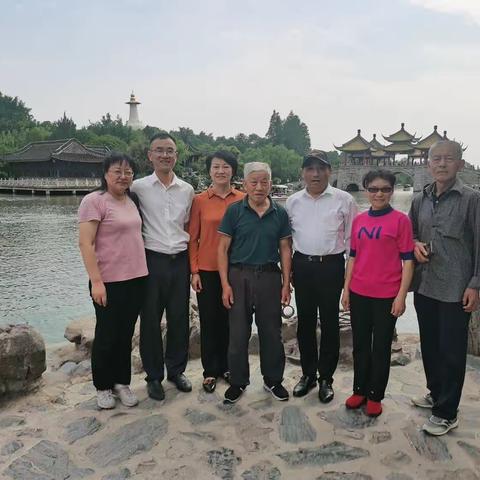 2023年06月03日陪同老岳父和五叔五婶游览江苏省扬州市瘦西湖风景区剪影