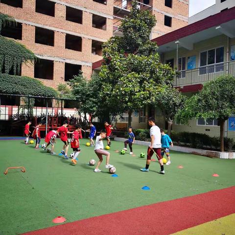 申店小学活动站一一足球初级班课堂影集