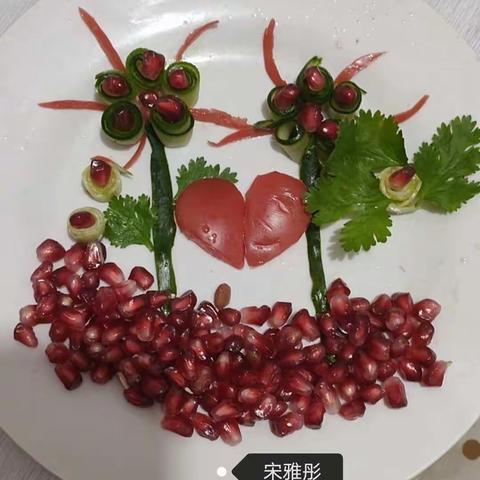 八一小学四年四班中秋节综合实践活动———我的创意水果拼盘