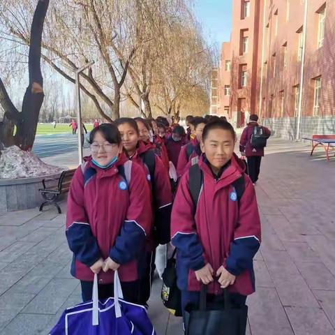 天寒人心暖，实践育真知——记二O二中学综合实践活动