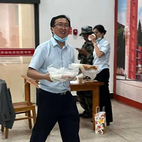 海陵建行进校园 全心护航开学季