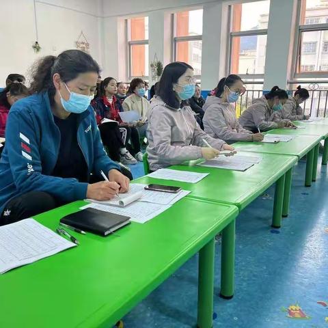 “在绽放中前行  ”                          ——龙驹寨街道办中心小学2021年幼儿园教师基本功大赛掠影（一）