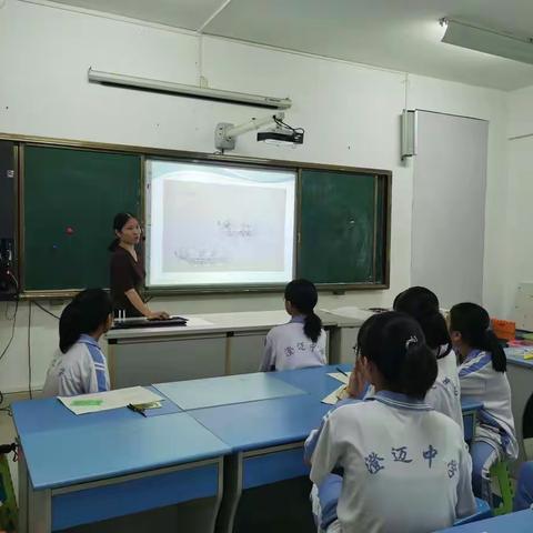 《初中美术兴趣班开设“智力七巧板”课程的实施与研究》课题研究活动