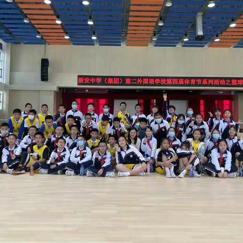 金黄秋末时节，少年得意风发时---新中二外七（1）班校园生活碎片