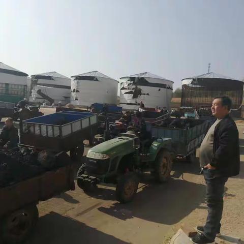 俄体村《石榴籽同心筑梦》暖心煤发放