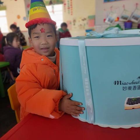 祝:万铭轩小帅哥生日快乐!