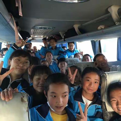 【哈拉道口中学    唐金艳】            战狼队：七年一班