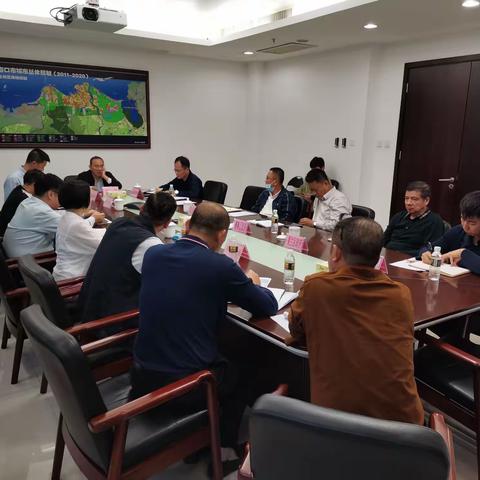 孙芬副市长主持召开专题会议研究我市人行道整治工作