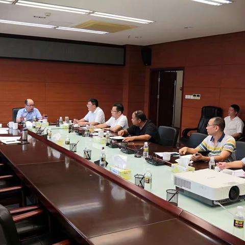 冯鸿浩研究推进南海大道西段市政化改造项目