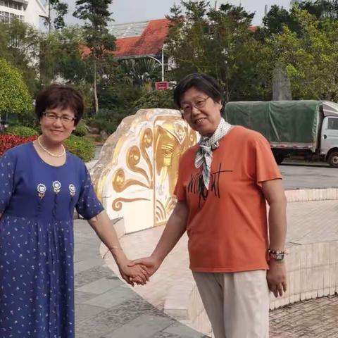 姐妹相爱在勐腊      2023、1