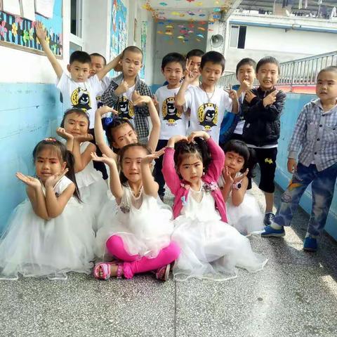 云门小学附属幼儿园祝孩子们节日快乐！