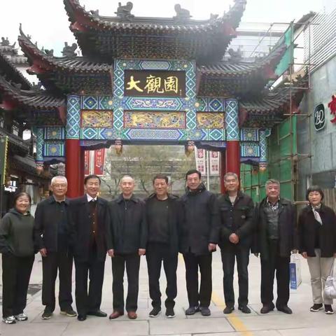 《小小闲轩室，老年大舞台》