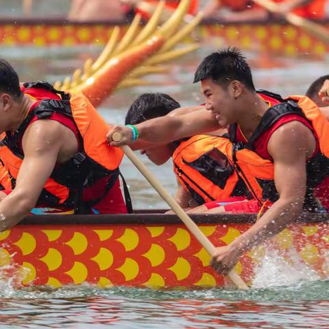 颖水河畔龙舟竞渡