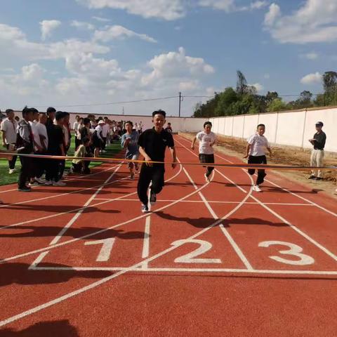 楚雄市子午镇法邑小学开展2023年“庆祝六一国际儿童节”暨“学习二十大  争做好队员”系列主题活动