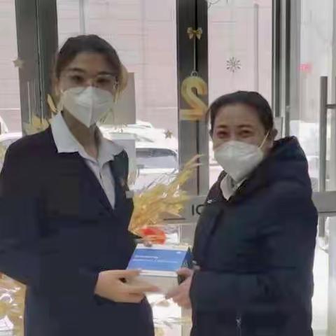 冬日风雪寒 关怀暖人心