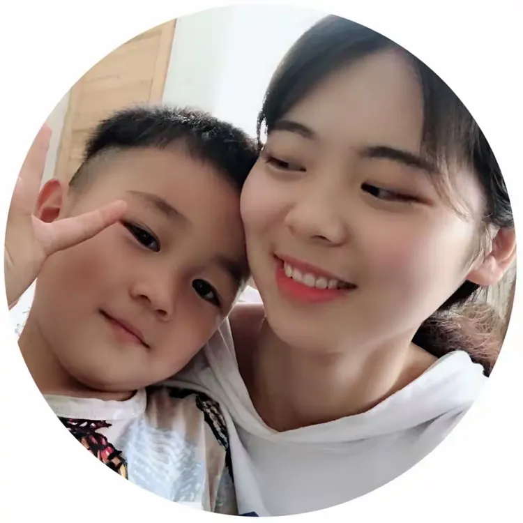 乡村幼儿园中二班张骏豪小朋友成长相册