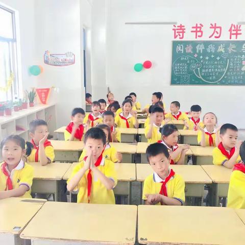 “童声童气过六一”    界牌镇中心小学   一（5）班    六一节活动掠影