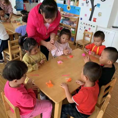 “ 月儿圆圆    月饼甜甜   ”中四班庆中秋活动