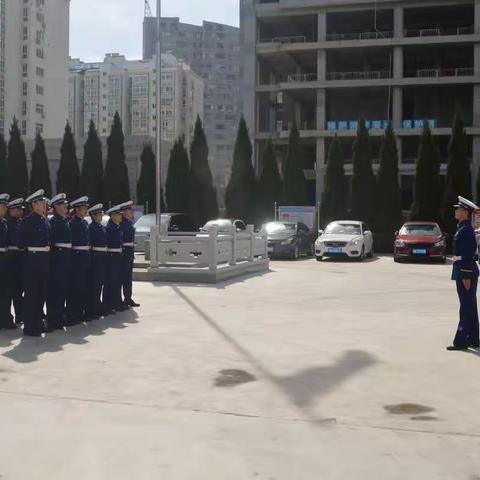 刘正杰主任到华夏路消防救援站指导新消防员结业考核