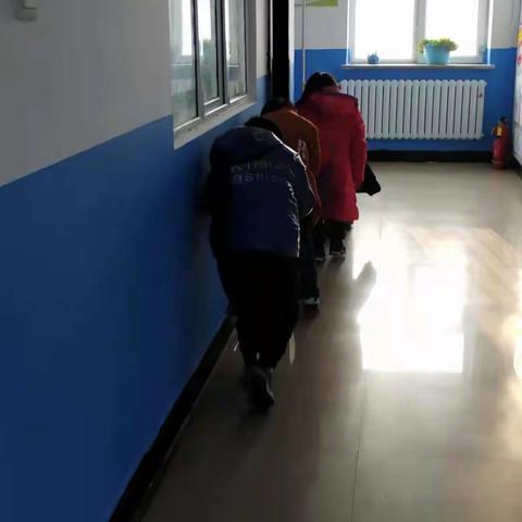 乌鲁布铁学校防火安全演练