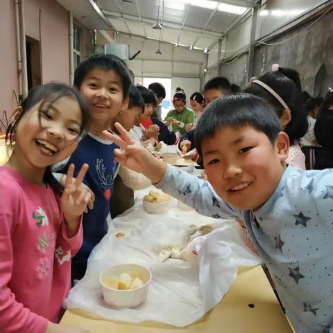 包饺子--文棋小学三(5)班