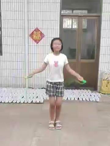 小李小学五年级戈孜萱