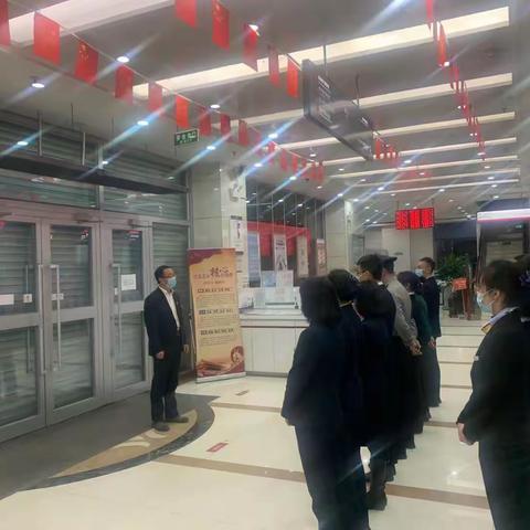 城东支行组织开展三级联动防抢劫演练