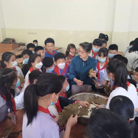 浓浓端午情     “粽”香满校园——莲花小学举行师生包粽子庆端午活动