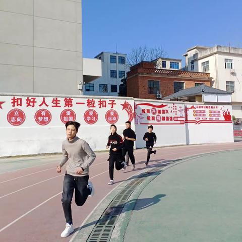 无奋斗，不青春