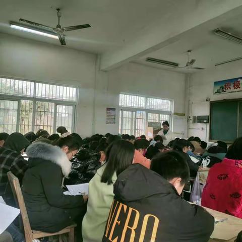 落实“双减”明政策 教研引领促成长——记枫驿小学教研活动