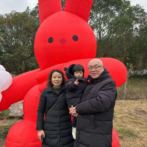 中国小年，全家携小孙女乐乐酱溜五凤溪古镇，感谢生活，新年快乐！