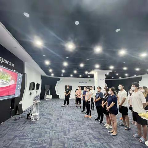 坚守“疫”线 “云”过中秋