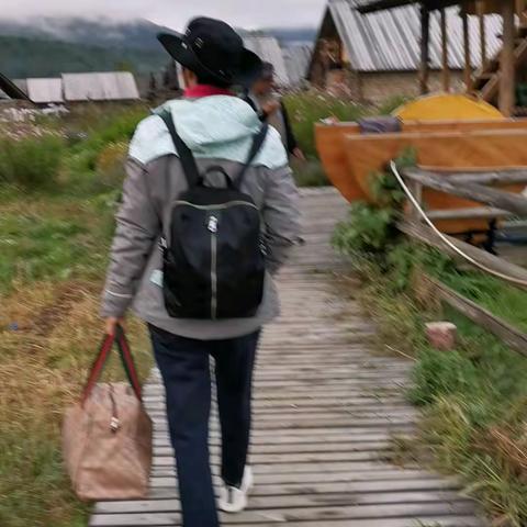 9月赴新疆之约，第三天。（喀纳斯观鱼台，晚上住同在KANAS景区里的白哈巴村）。