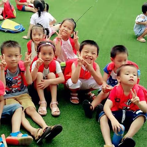 宝贝们可爱的笑脸