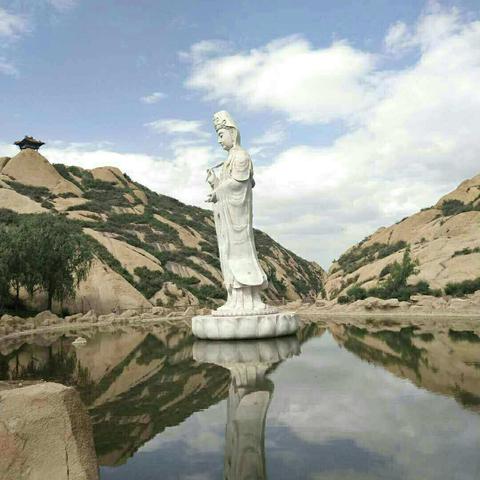 莲花山首家室内冲浪温泉水上乐园一日游