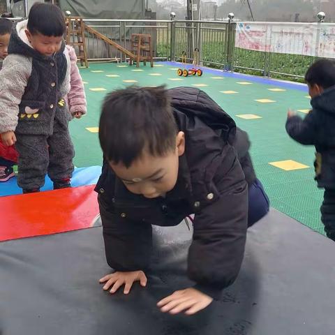 阳光幼儿园中二班——体智能课