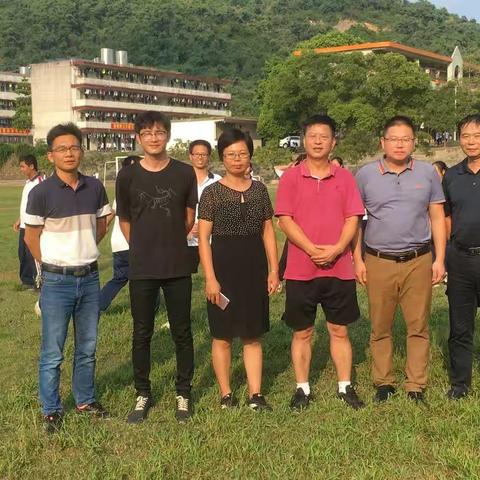 石灰铺中学迎接市专家组检查指导校园足球工作