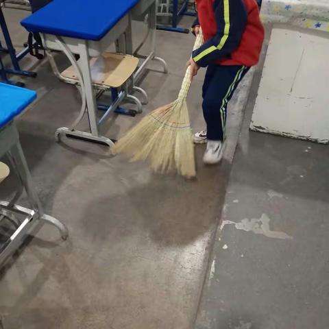 “疫情防控常态化,筑牢师生安全墙”——托县第二小学三年级