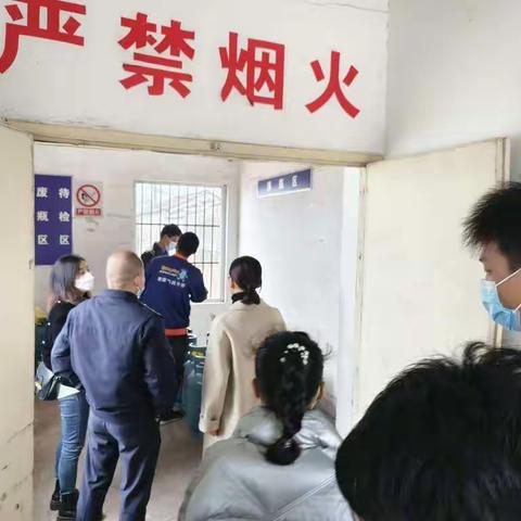 群众需求无小事                                  --七都节前燃气安全检查