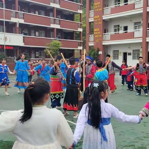 关塘完小开展“传统节日”民俗活动