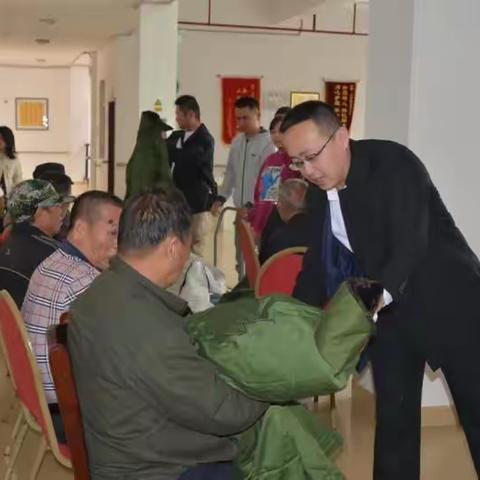 冬至送温暖——县民政局莅临中心开展送温暖活动