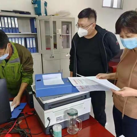 王寺街办检查加油站安全工作