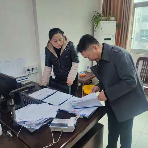 疫情防控不松懈，安全生产要抓牢