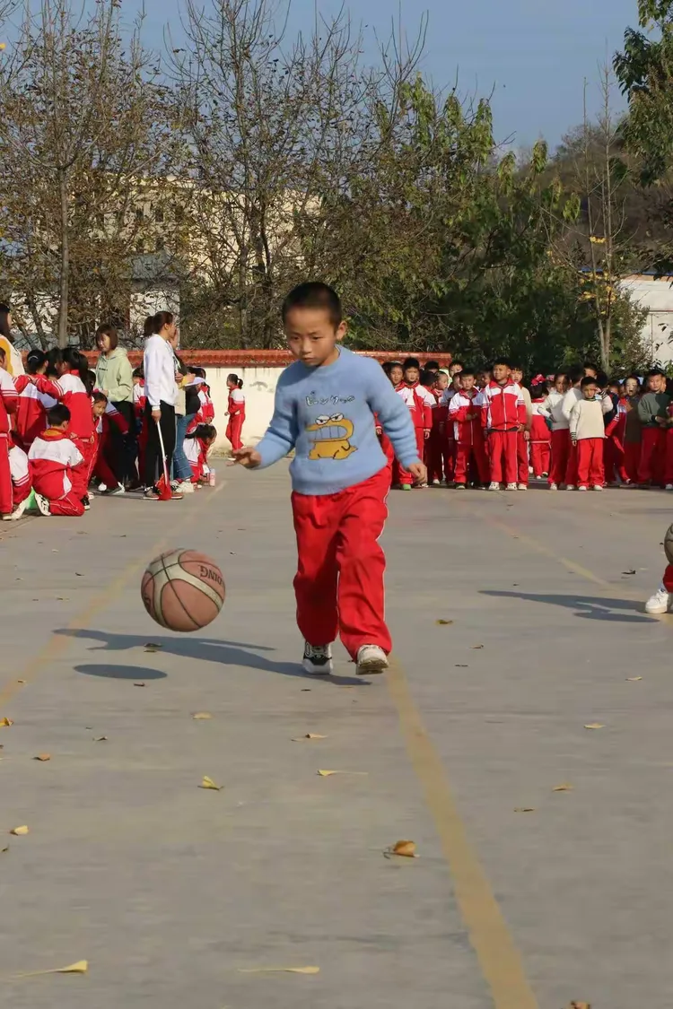 成县河东小学第五届秋季运动会